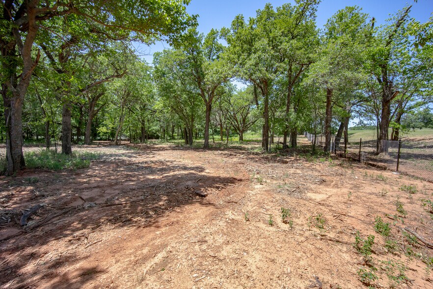 More Photos Of 1402 Veterans Memorial Hwy, Blanchard Warehouse For Sale