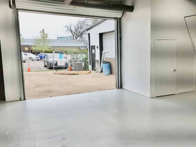 More Photos Of 1917 W Bowie St, Fort Worth Loft Creative Space For Lease