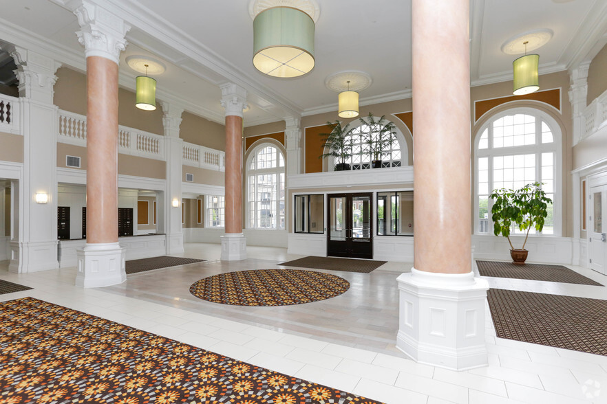 More Photos Of 607 E 2nd Ave, Flint Apartments For Lease