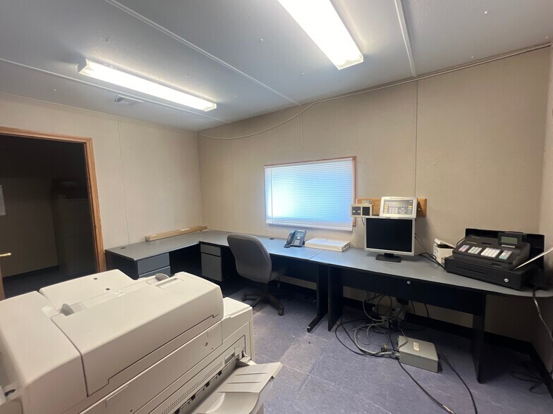 More Photos Of 629 Spruce Street, Sault Sainte Marie Industrial For Sale