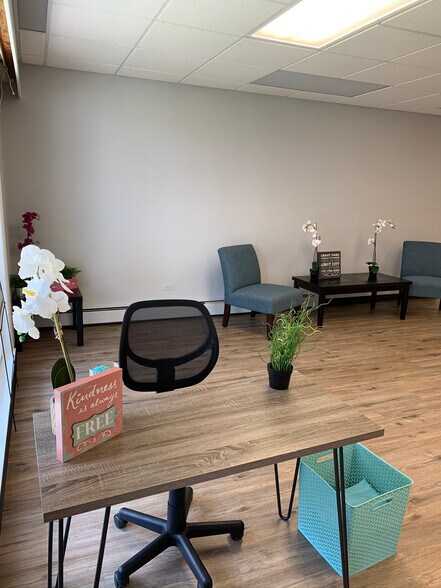 More Photos Of 5508 S Brainard Ave, Countryside Apartments For Lease