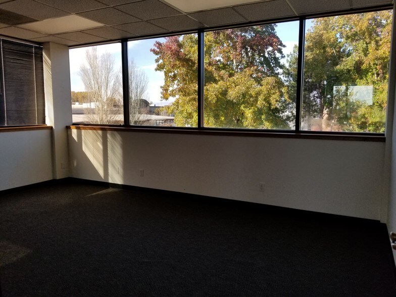 More Photos Of 1314 Central Ave S, Kent Office For Lease