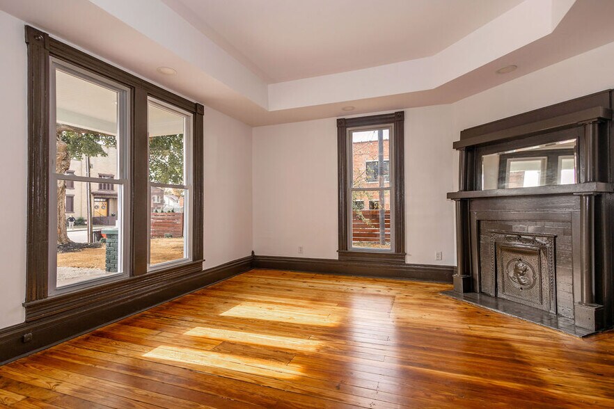 More Photos Of 205 Broadway St, Cave City Office Residential For Sale