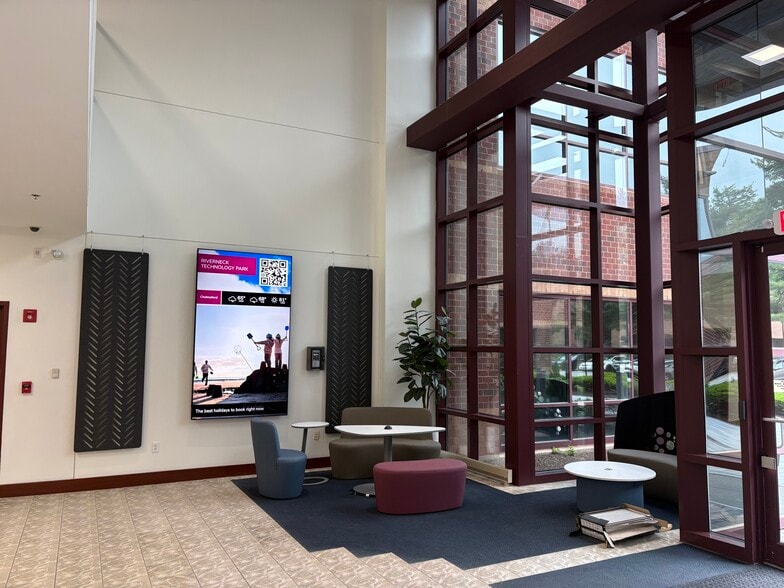 More Photos Of 201 Riverneck Rd, Chelmsford Office For Lease