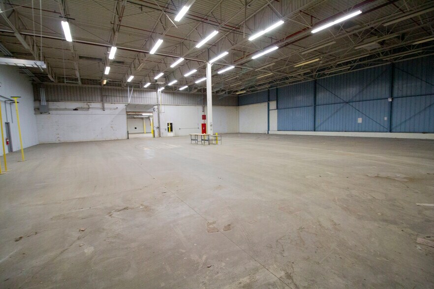 More Photos Of 126 Avenue C, Springfield Manufacturing For Sale