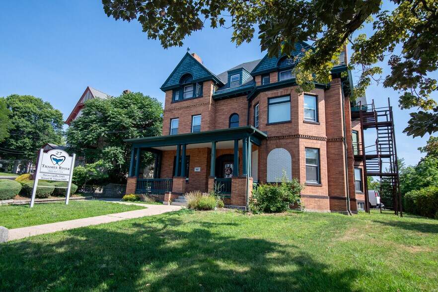 More Photos Of 27 Broad St, New London Office Residential For Sale