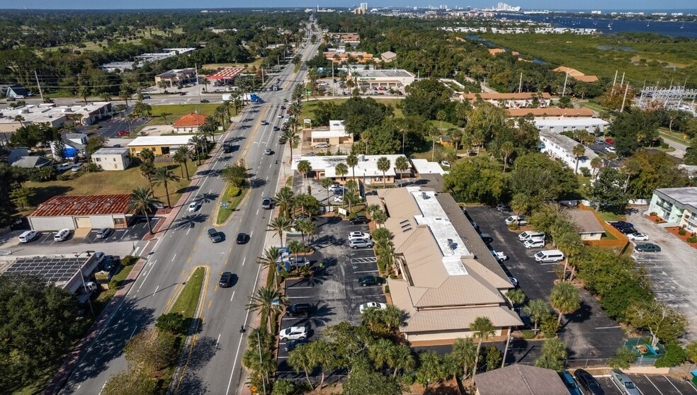 More Photos Of 1635 S Ridgewood Ave, Daytona Beach Office For Lease