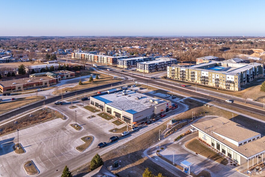 More Photos Of 110 Limestone Pass, Cottage Grove Freestanding For Lease