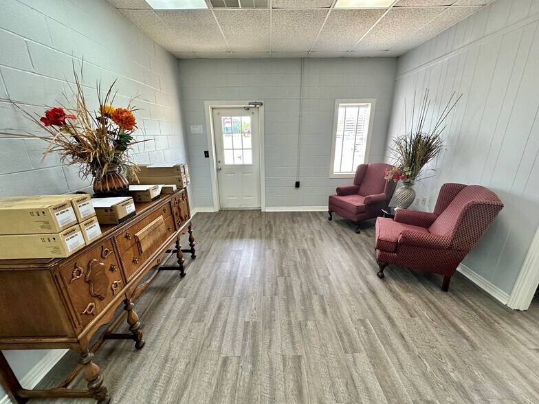 More Photos Of Exit 61, I-22, New Albany MS, New Albany Fast Food For Sale