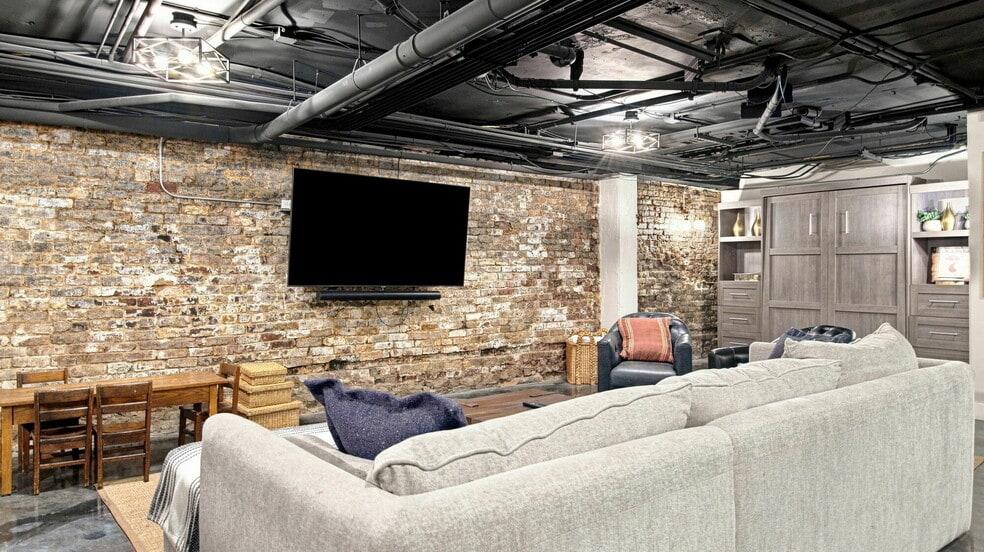 More Photos Of 304 S Gay St, Knoxville Office Residential For Sale