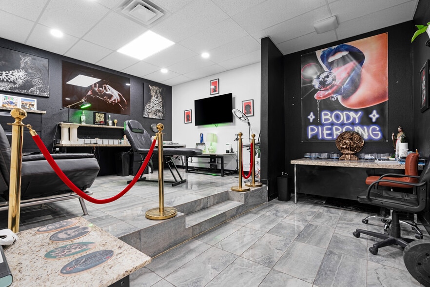 More Photos Of 4105 S Central Ave, Phoenix Freestanding For Sale