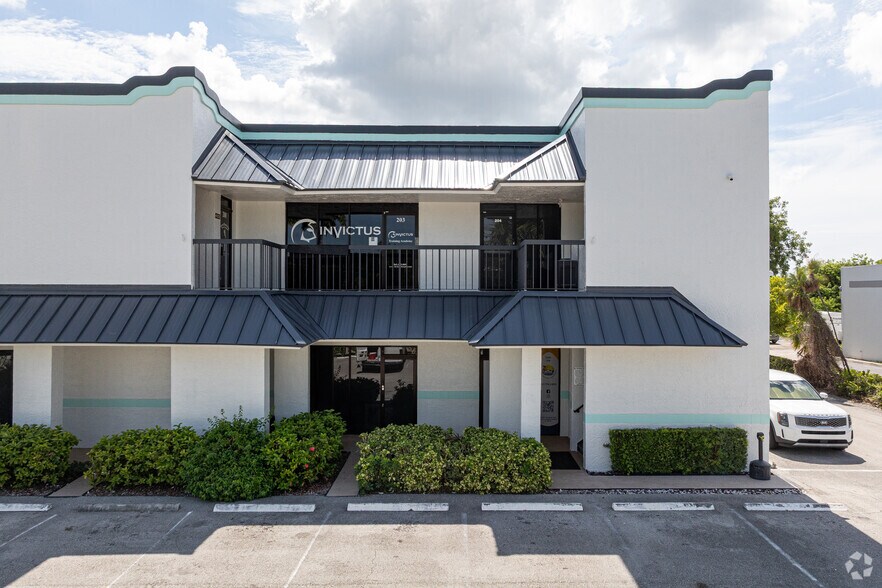 More Photos Of 3200 S Congress Ave, Boynton Beach Medical For Lease