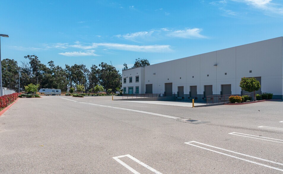 More Photos Of 1401 W Fairway Dr, Santa Maria Warehouse For Sale