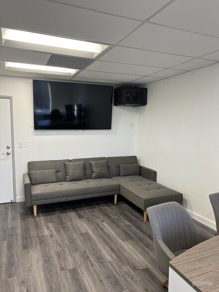 More Photos Of 17725 Crenshaw Blvd, Torrance Office For Sale