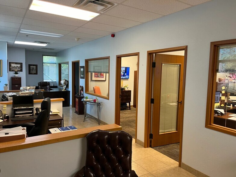 More Photos Of 42104 N Venture Dr, Anthem Medical For Sale