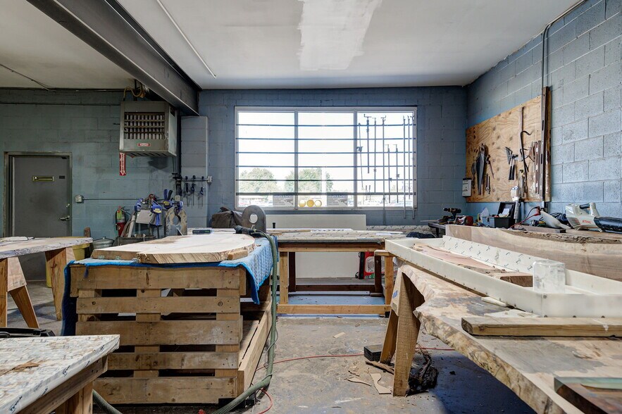 More Photos Of 1615 N Portland Ave, Oklahoma City Warehouse For Sale