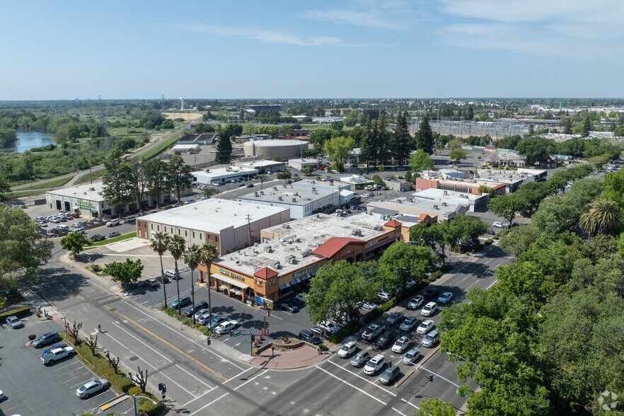 More Photos Of 901-907 Howe Ave, Sacramento General Retail For Sale