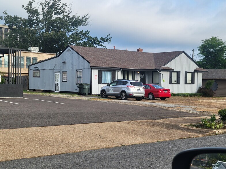 More Photos Of 751 E Brookhaven Cir, Memphis Office Residential For Sale