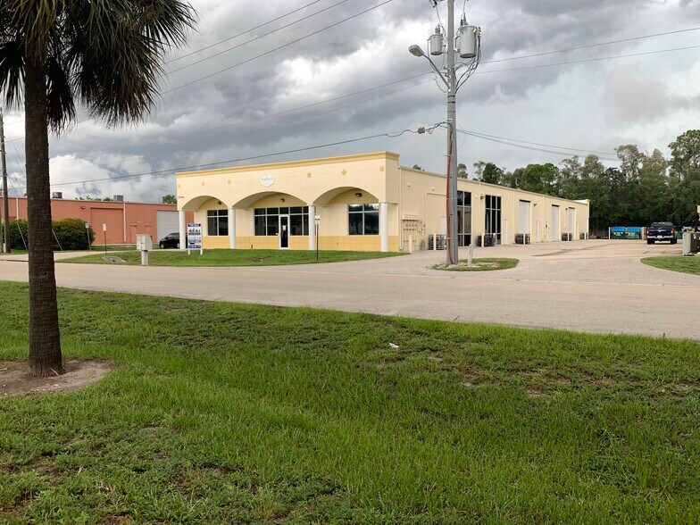 More Photos Of 17041 Alico Commerce Ct, Fort Myers Light Manufacturing For Sale