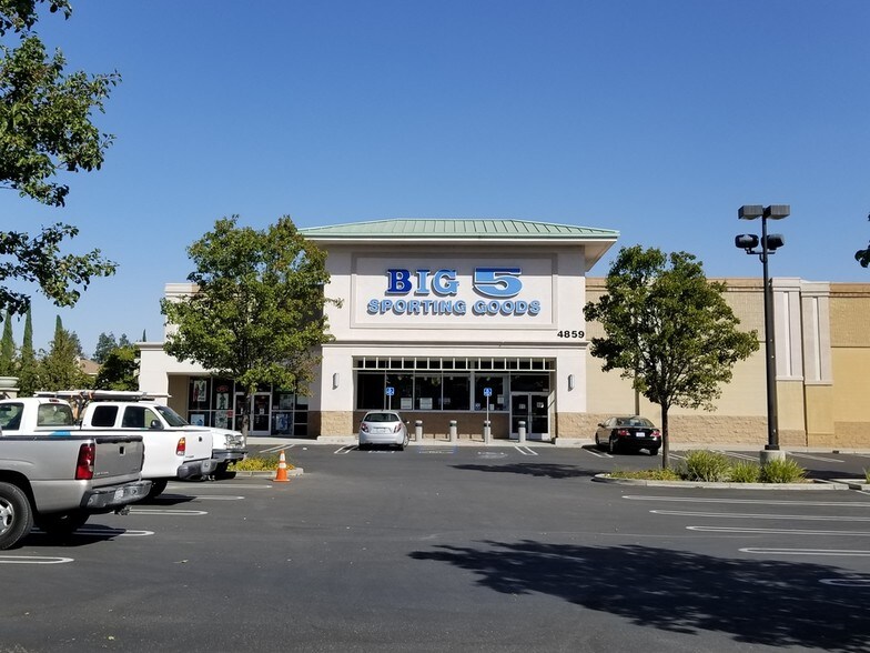 More Photos Of 4859 Lone Tree Way, Antioch Freestanding For Lease