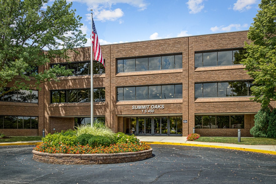 More Photos Of 1 S 450 Summit Ave, Oakbrook Terrace Office For Lease