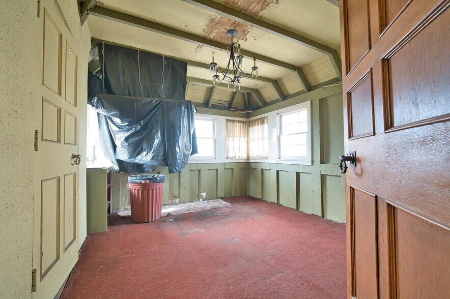 More Photos Of 1989 W Grand Blvd, Detroit Office Residential For Sale