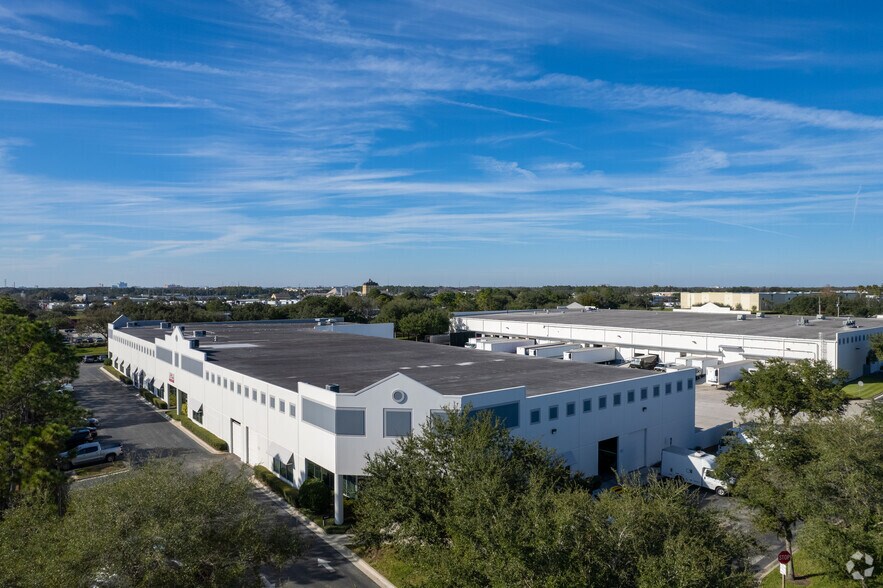 More Photos Of 10950 Palm Bay Dr, Orlando Warehouse For Lease