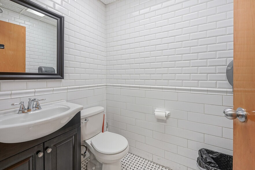 More Photos Of 49 Ironside Ct, Willingboro Manufacturing For Lease