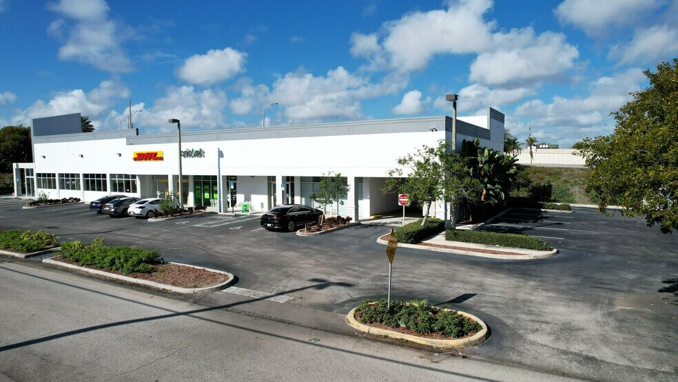 More Photos Of 503-523 Ridge Rd, Lantana Storefront For Lease