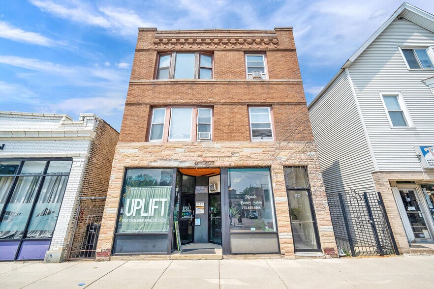 Primary Photo Of 1150 W Belmont Ave, Chicago Apartments For Sale