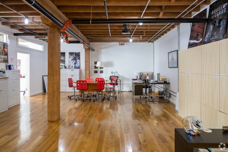 More Photos Of 101 N Haven St, Baltimore Showroom For Lease
