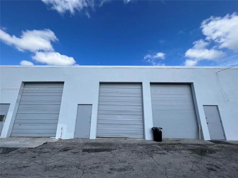 More Photos Of 2107 SW 57th Ter, West Park Warehouse For Lease