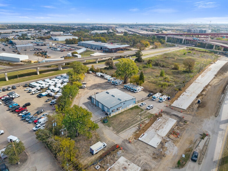 More Photos Of 2630 N Interstate 35E, Carrollton Service For Sale