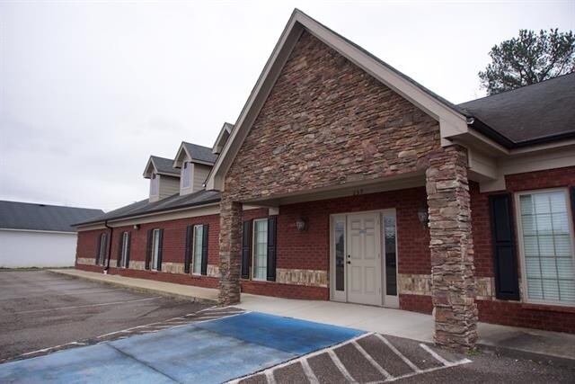 More Photos Of 249A W Church St, Lexington Medical For Lease