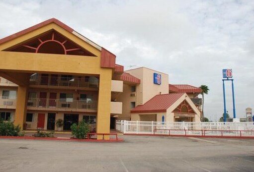 More Photos Of 2377 N Expressway 83, Brownsville Hotel For Sale