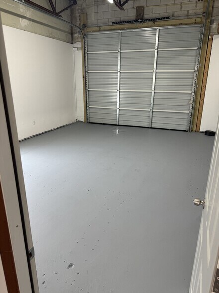 More Photos Of 232 Jersey Ave, Virginia Beach Light Distribution For Lease
