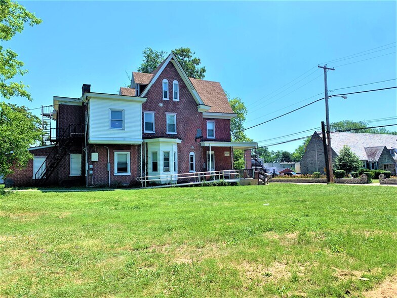 More Photos Of 304 E 9th St, Chester Apartments For Sale