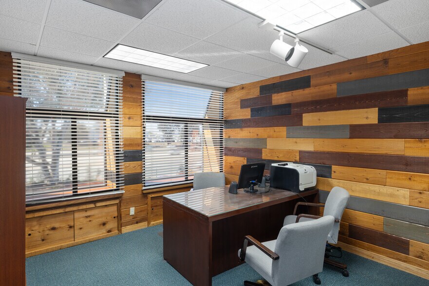 More Photos Of 4550 kearny villa Rd, San Diego Office For Sale