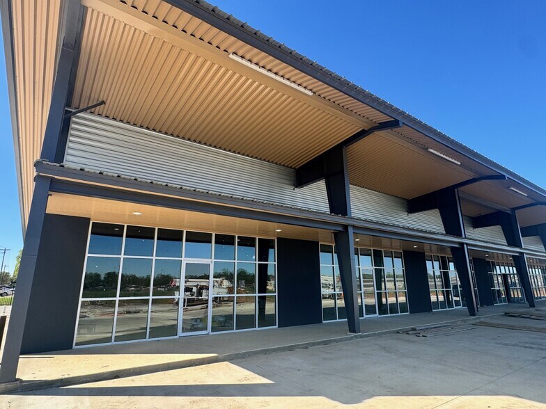 More Photos Of 4380 Roy Rd, Shreveport Flex For Lease