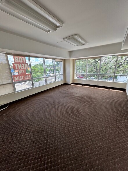More Photos Of 215-45 Northern Blvd, Bayside General Retail For Sale