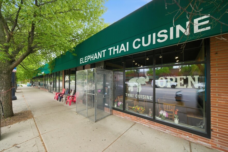 More Photos Of 5337-5353 W Devon Ave, Chicago Storefront Retail Office For Sale