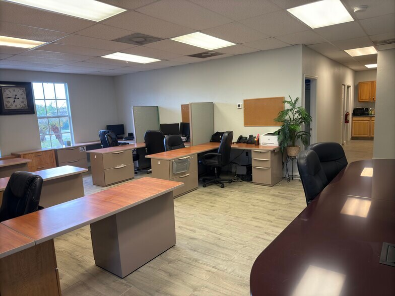 More Photos Of 17880 Toledo Blade Blvd, Port Charlotte Medical For Sale