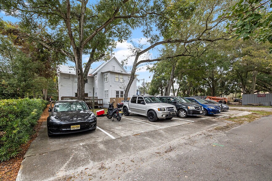 More Photos Of 306 E Oak Ave, Tampa Office For Lease