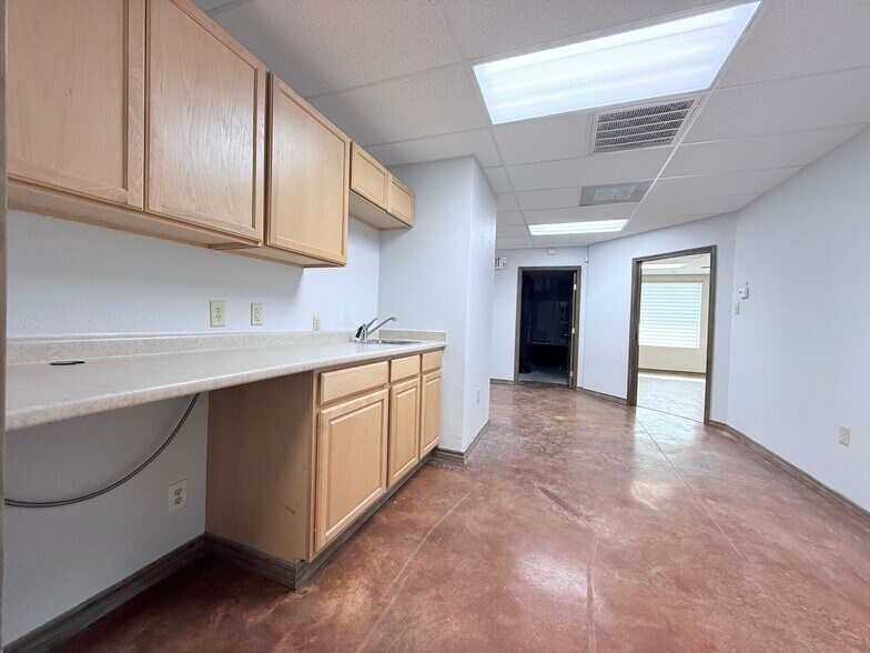 More Photos Of 2281 N Masch Branch Rd, Denton Office For Lease