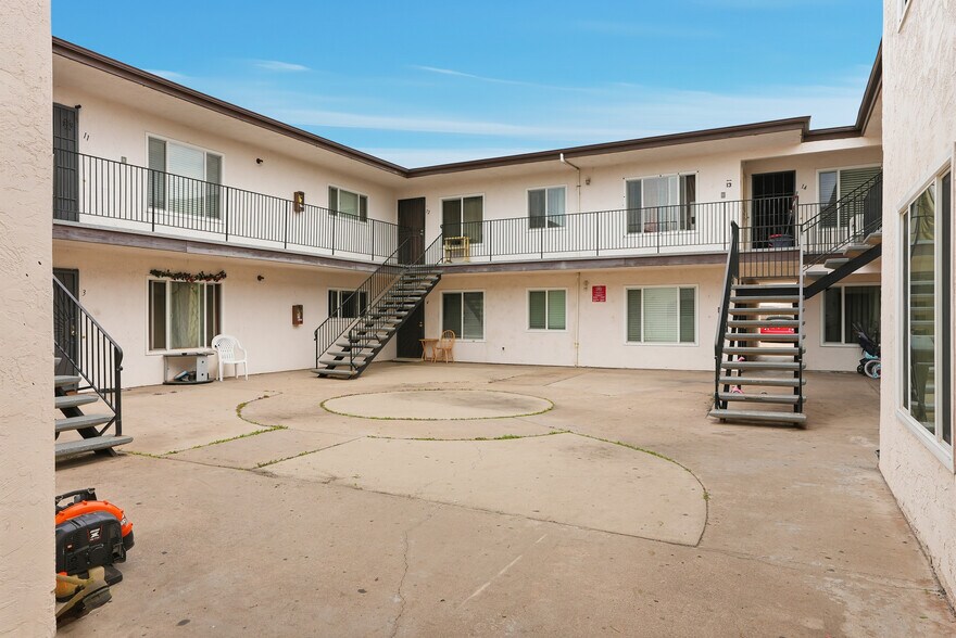 More Photos Of 1629 Palm Ave, National City Apartments For Sale