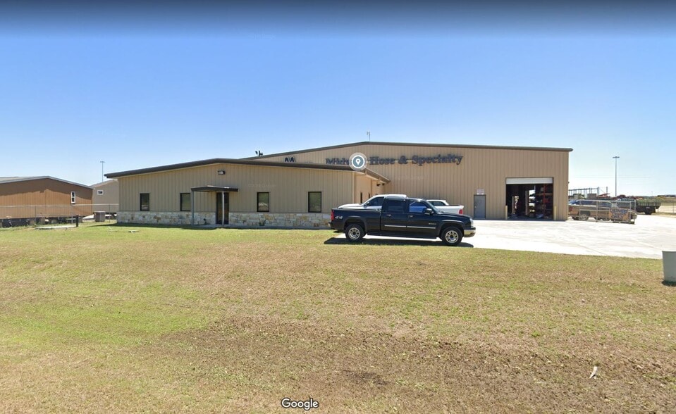 More Photos Of 19940 I-37, Elmendorf Warehouse For Lease