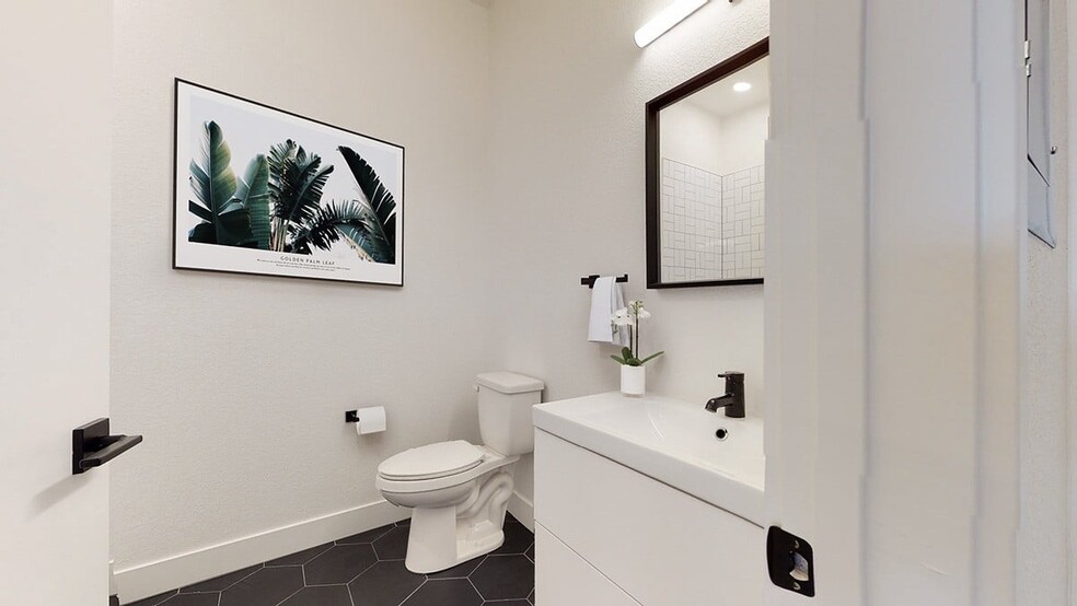 More Photos Of 3890 W Colfax Ave, Denver Apartments For Sale