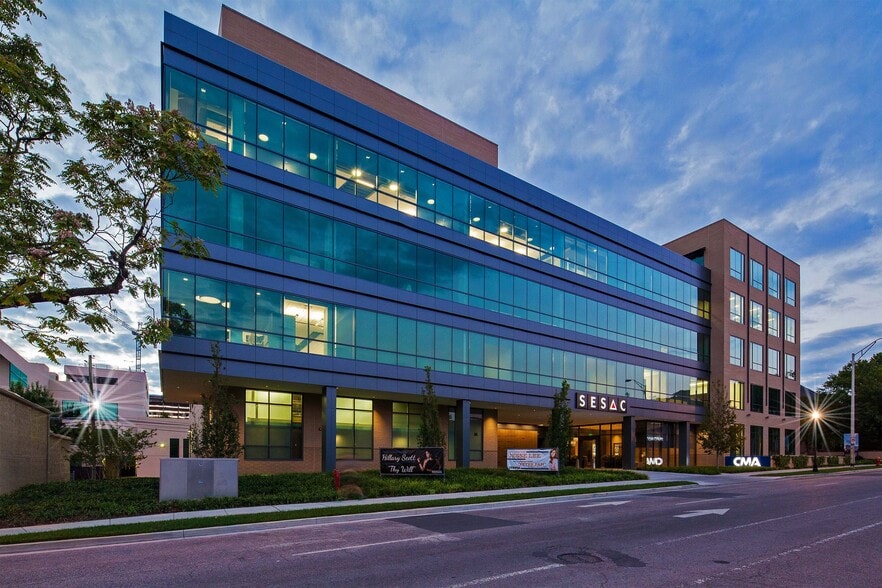 More Photos Of 35 Music Sq E, Nashville Office For Lease