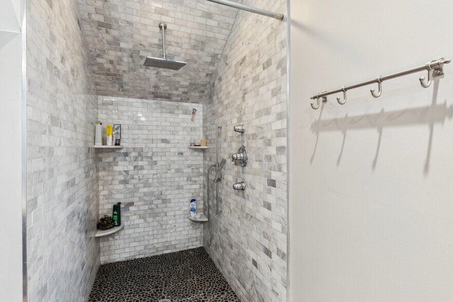 More Photos Of 801 Literary Rd, Cleveland Storefront Retail Residential For Sale