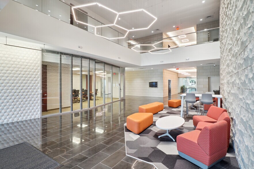 More Photos Of 15721 Park Row, Houston Office For Lease